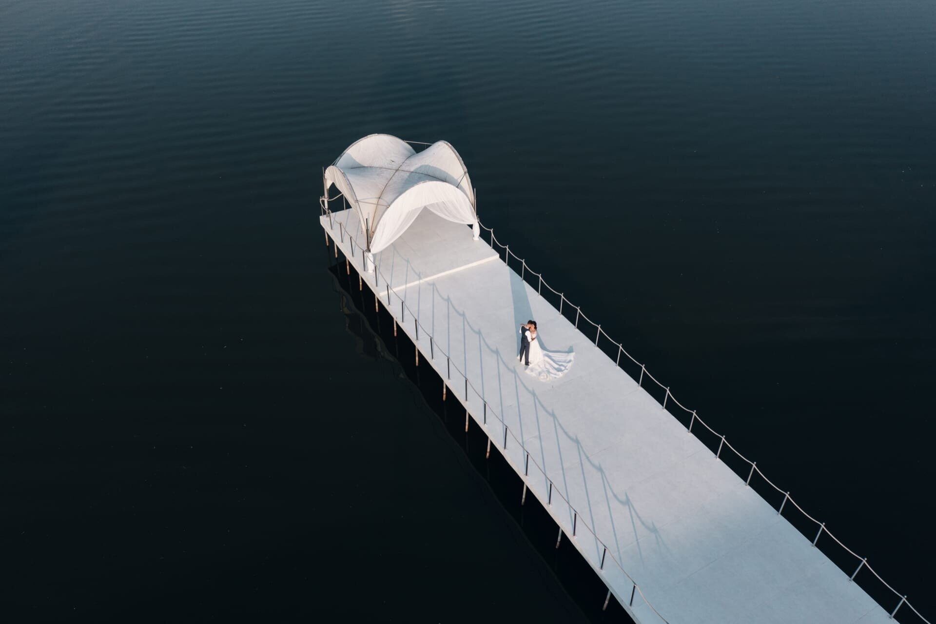 Банкет на пирсе